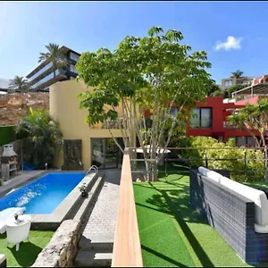 https://villa-las-terrazas-17exclusive-chill-out-and-pool.in-canary-islands.com